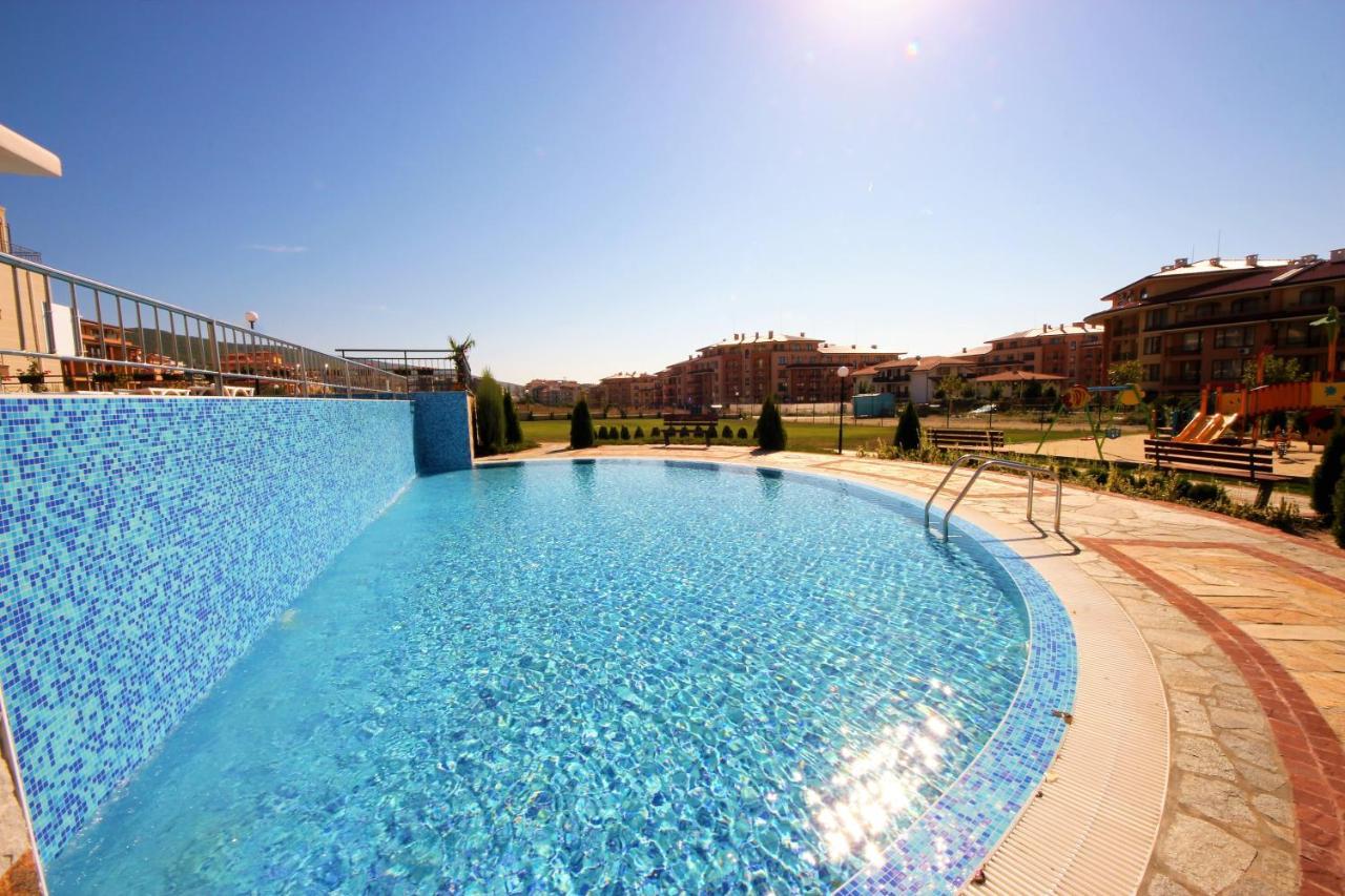 Sorrento - Menada Apartments Sveti Vlas Exterior photo