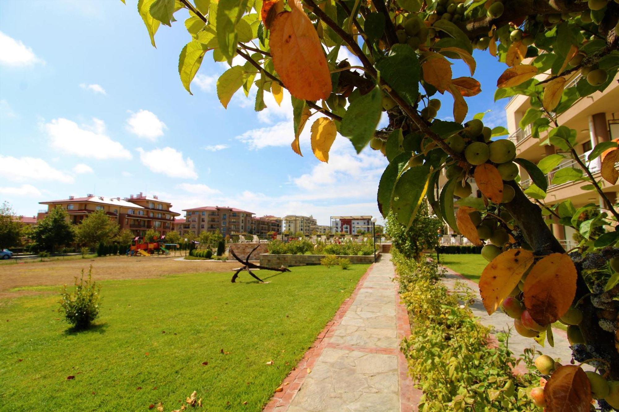 Sorrento - Menada Apartments Sveti Vlas Exterior photo