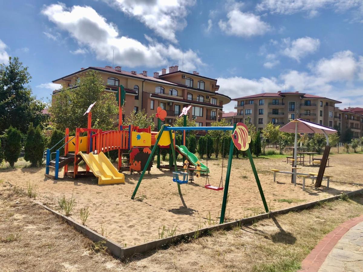 Sorrento - Menada Apartments Sveti Vlas Exterior photo