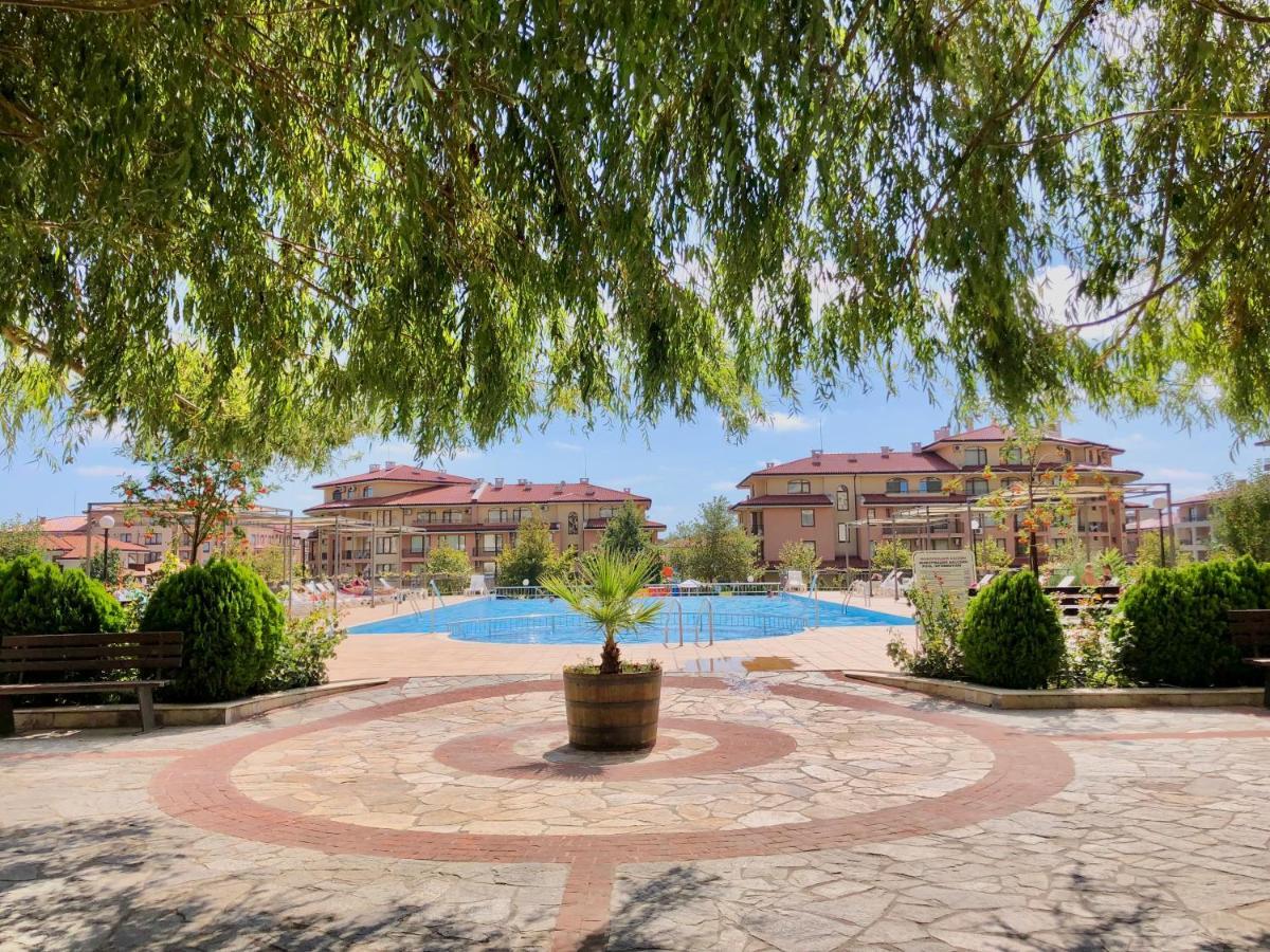 Sorrento - Menada Apartments Sveti Vlas Exterior photo